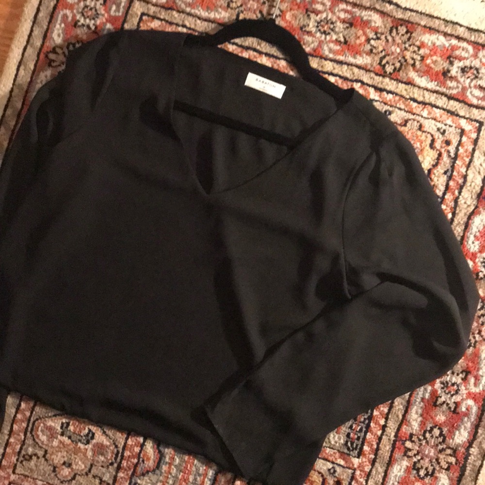 Babaton V-Neck Top